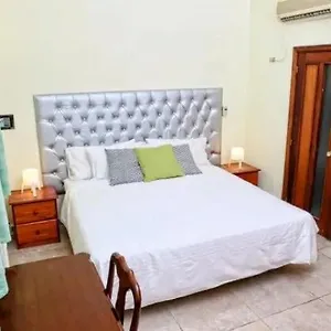 Hotel Aluge, Saint-Domingue